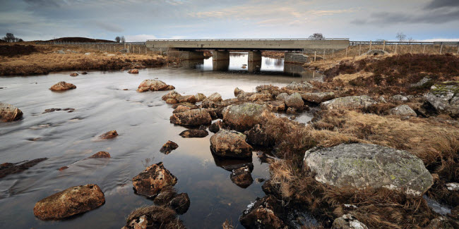 Đường A82, Scotland: Con đường này đưa du khách tới những phong cảnh tuyệt đẹp như cầu Rannoch Moor.