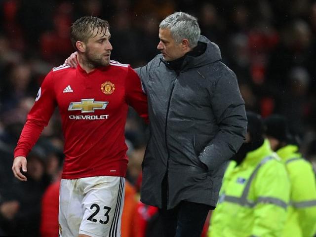 Phòng thay đồ MU chực ”nổ tung”: Sếp sòng cảnh báo Mourinho