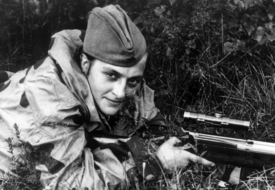 Nữ xạ thủ chết chóc nhất thế giới khiến quân Hitler sợ khiếp vía - 1