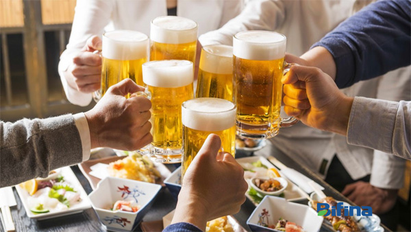 Bí quyết uống rượu bia không lo viêm đại tràng của người Nhật - 1