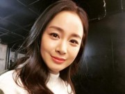 Kim Tae Hee rạng rỡ xuất hiện lần đầu sau khi sinh con