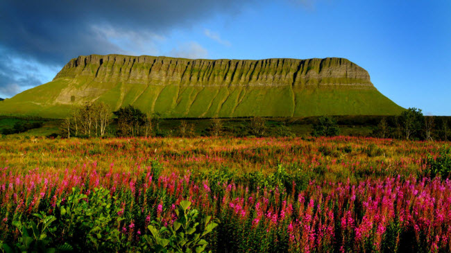 Benbulbin, Sligo: Thành địa chất Benbulbin nằm ở trung tâm vùng Yeats, quê hương và nơi an nghỉ cuối cùng của nhà thơ, nhà soạn nhạc&nbsp;nổi tiếng William Butler&nbsp;Yeats. Hình dạng đặc biệt của cấu trúc này hình ành vào thời kỳ Băng hà. &nbsp;