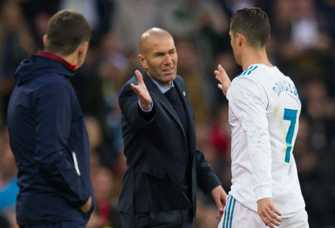 Real đại loạn: Ronaldo, Bale và nhân tố bí ẩn hợp lực lật ghế Zidane - 1