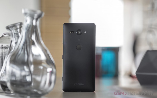 Sony Xperia XZ2 Compact: Nhỏ mà có võ - 8