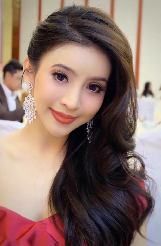 Đây là Chandaly Sitphaxay. Cô nằm trong top 10 người đẹp nhất nước Lào hiện nay. 