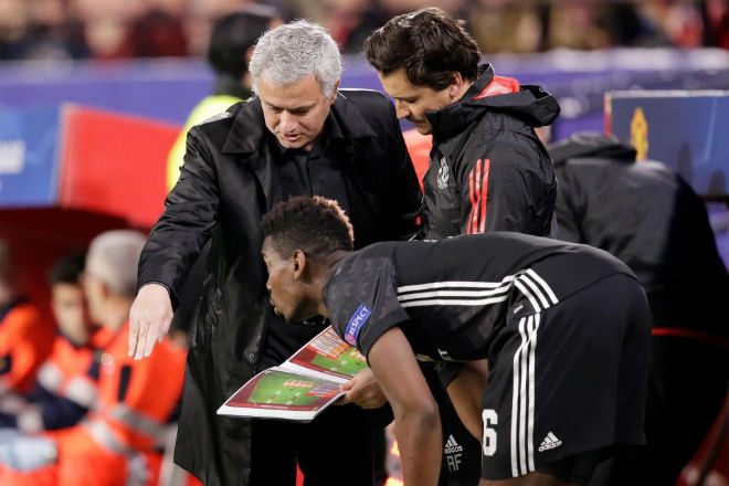 Hé lộ cực sốc: Mourinho - Pogba từ mặt nhau, MU nguy cơ &#34;ong vỡ tổ&#34; - 1