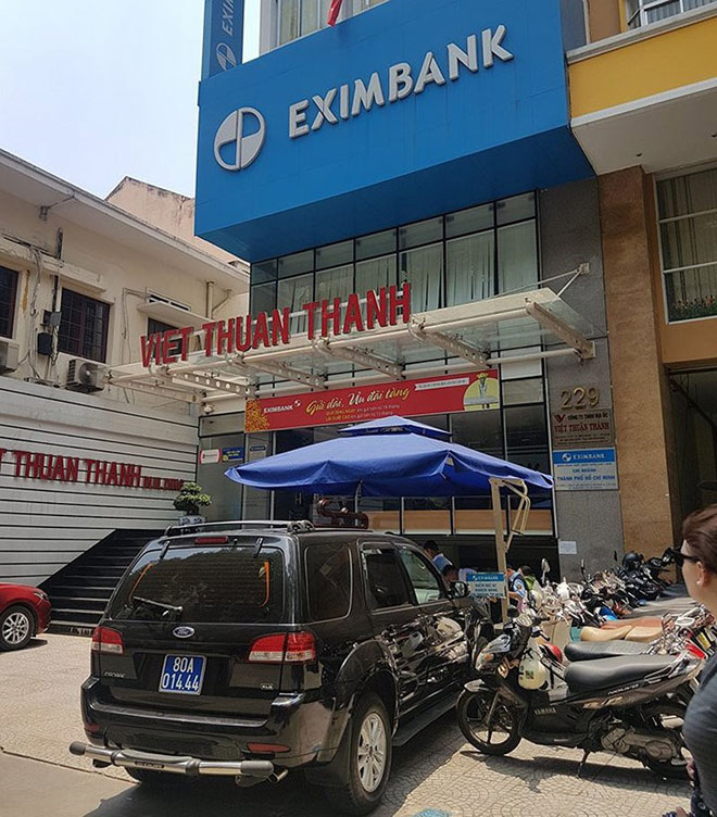 2 người của Eximbank Chi nhánh TP.HCM bị bắt - 2