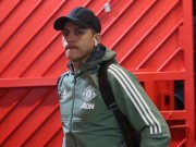 Bóng đá - Alexis Sanchez ăn một mình ở MU: Tự &quot;cô lập&quot; nhưng ai dám ý kiến