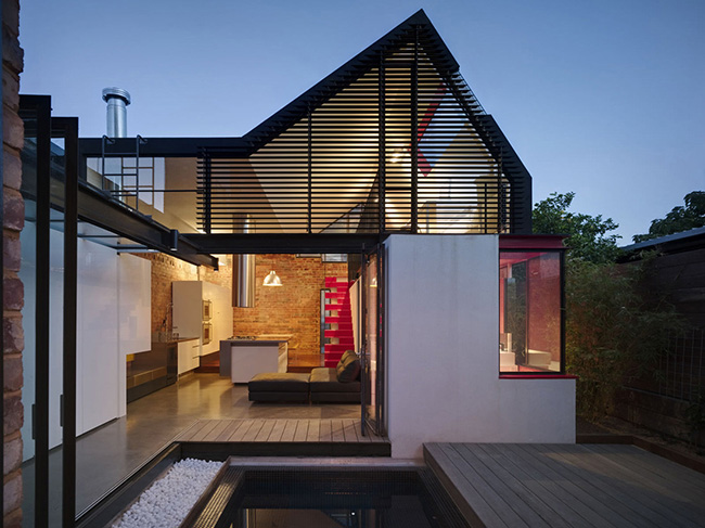 Ngôi nhà nằm tại Melbourne, Australia, được thiết kế bởi Kiến trúc sư Andrew Maynard Architects trên nền diện tích 120,0 m2.