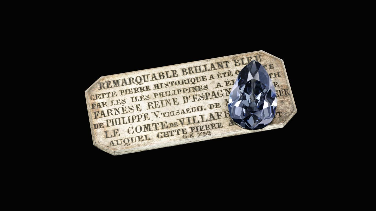 Kim cương xanh cực hiếm lần đầu được bán sau 3 thế kỉ - 1