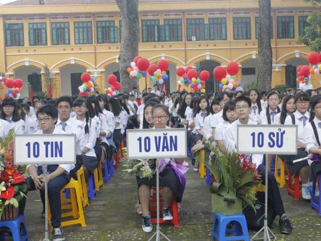 “Dê vàng” đưa hàng vạn học sinh vào lớp 10 trường dân lập