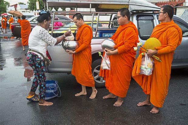 30 vạn nhà sư Thái Lan đối mặt béo phì và bệnh tật vì đồ ăn dân cho - 5