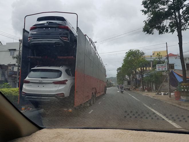 Hyundai SantaFe 2019 đã có mặt tại các đại lý, sẵn sàng mở bán - 1