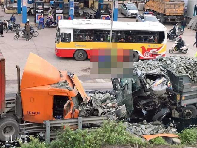 Hà Nội: Xe tải và container đấu đầu kinh hoàng trên quốc lộ 1A - 1