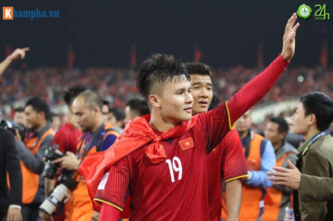 Cầu thủ xuất sắc nhất châu Á 2018: Quang Hải sáng cửa top 3, mơ hạ Son Heung Min - 1