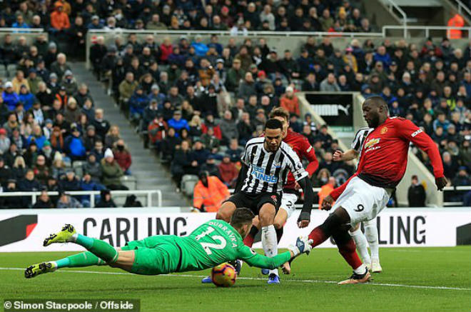 Newcastle - MU: Thay người đỉnh cao, 16 phút định đoạt - 1