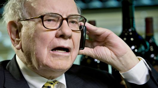 Cổ phiếu Apple sụt giá kỷ lục, tỷ phú Warren Buffett mất ngay 3.8 tỷ USD - 1