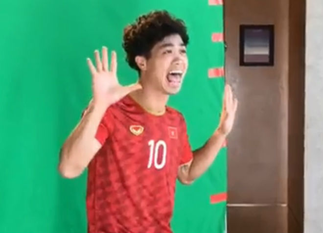 ĐTVN diện áo mới Asian Cup: Công Phượng, Quang Hải “diễn sâu” như người mẫu - 1
