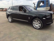 Tin tức ô tô - Siêu xe Rolls-Royce Cullinan bất ngờ cập cảng Việt Nam