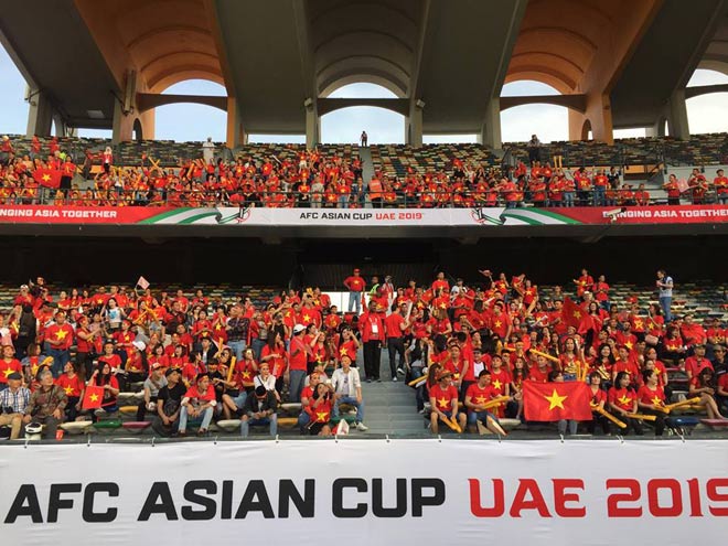 Trực tiếp từ sân Zayed (UAE) rực lửa sắc đỏ trận ĐT Việt Nam – Iraq - 1