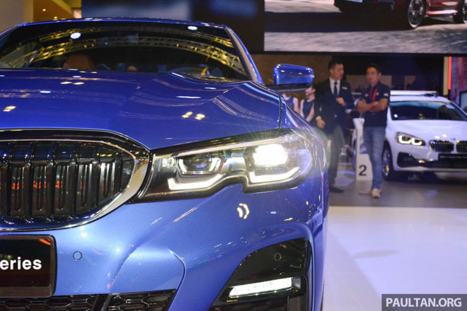 Ảnh thực tế BMW 330i 2019 thế hệ mới được ra mắt tại Singapore Motor Show 2019 - 10