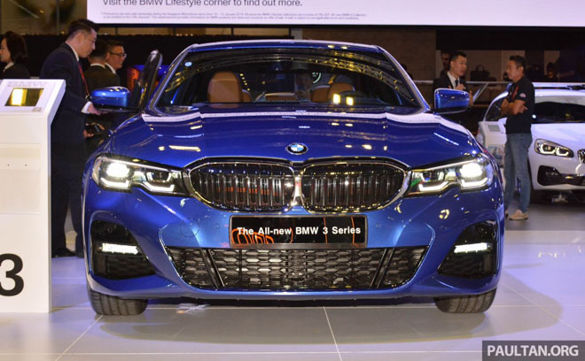 Ảnh thực tế BMW 330i 2019 thế hệ mới được ra mắt tại Singapore Motor Show 2019 - 2