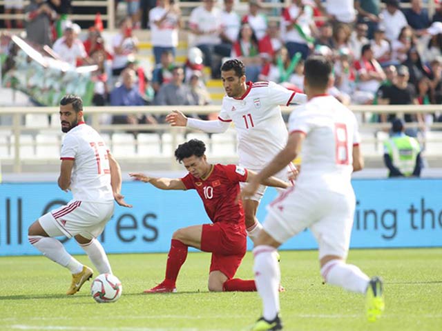 Trực tiếp Asian Cup Việt Nam - Iran: Ngọc Hải 2 lần lăn xả