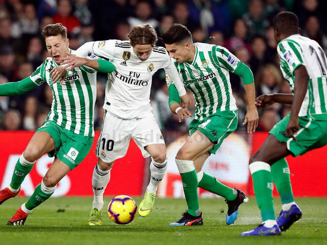 Real Betis - Real Madrid: Vỡ òa siêu phẩm "đại bác" phút 88