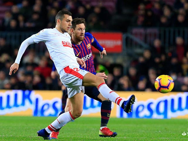 Barcelona - Eibar: Messi, Suarez tung hứng cuộc chơi