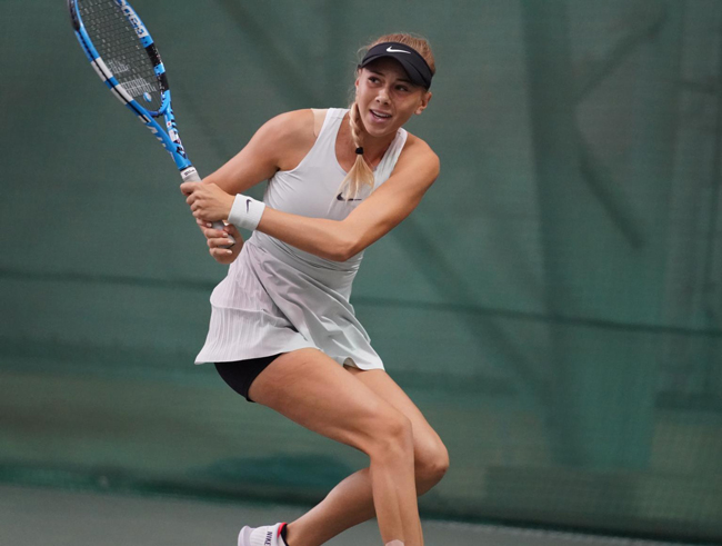 

Amanda Anisimova tay vợt 17 tuổi người Mỹ lần đầu tiên được tham dự vòng chính thức tại Australian Open 2019.


