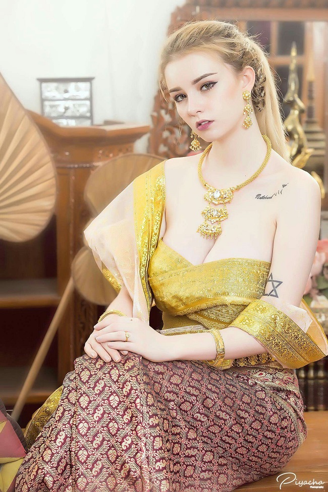 Jessie Vard nổi lên nhờ những bức hình &#34;tiên nữ tắm suối&#34;, nhan sắc xinh như mộng và&nbsp;làn da trắng như tuyết.&nbsp;