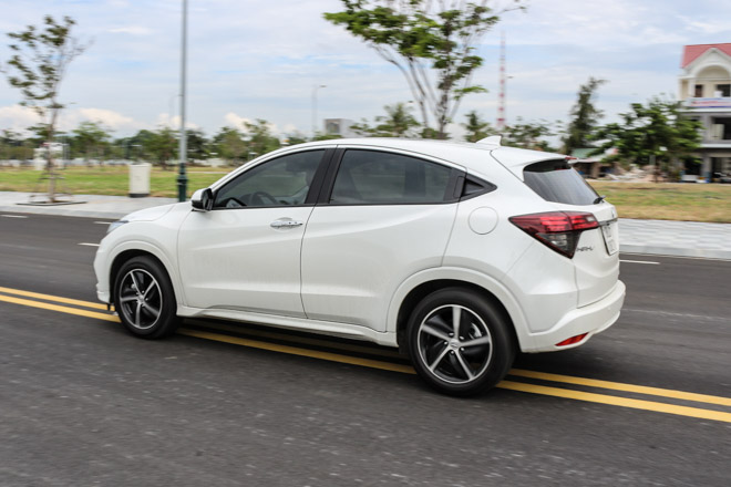 Đánh giá Honda HR-V 2018: Mẫu subcompact đáng tiền trong phân khúc - 10