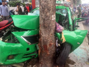 Tin tức trong ngày - Phát hoảng với hình ảnh taxi vỡ nát đầu khi “đóng” vào gốc cây ở Sài Gòn