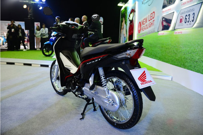 2019 Honda Wave 110i nhìn từ phía sau.