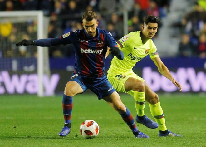Tranh cãi: Barca -Messi nguy cơ bị loại cúp Nhà vua vì lý do “trên trời” - 1