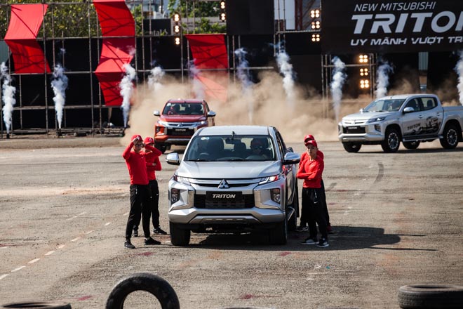 Mitsubishi Triton 2019 ra mắt thị trường Việt Nam bằng những màn drift xe kịch tính - 1