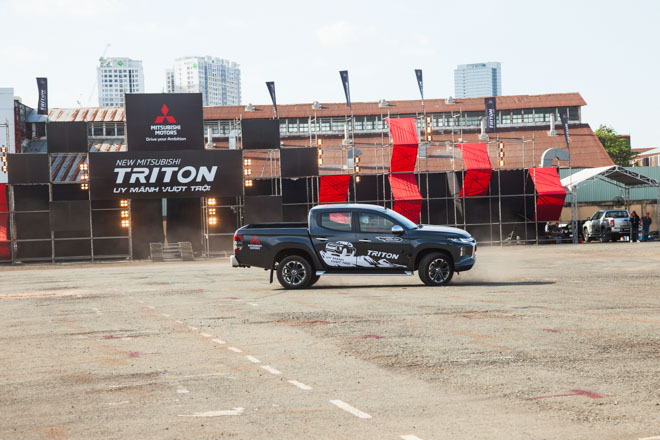 Mitsubishi Triton 2019 ra mắt thị trường Việt Nam bằng những màn drift xe kịch tính - 9