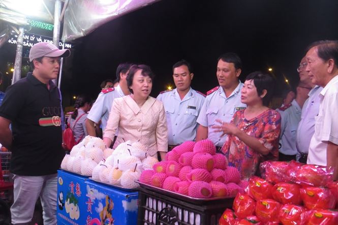 Cam Canh Trung Quốc đầy chợ đầu mối Sài Gòn - 1