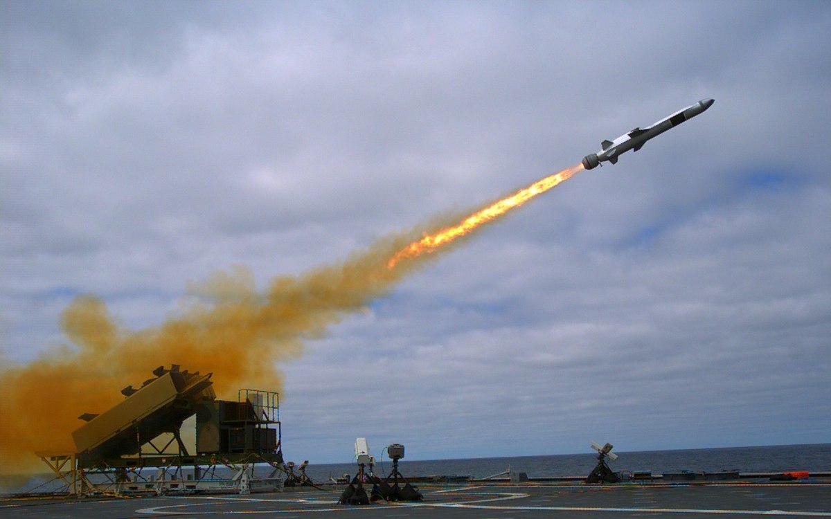 Nga phản ứng giận dữ sau khi Mỹ công bố kế hoạch phòng thủ tên lửa mới - 1