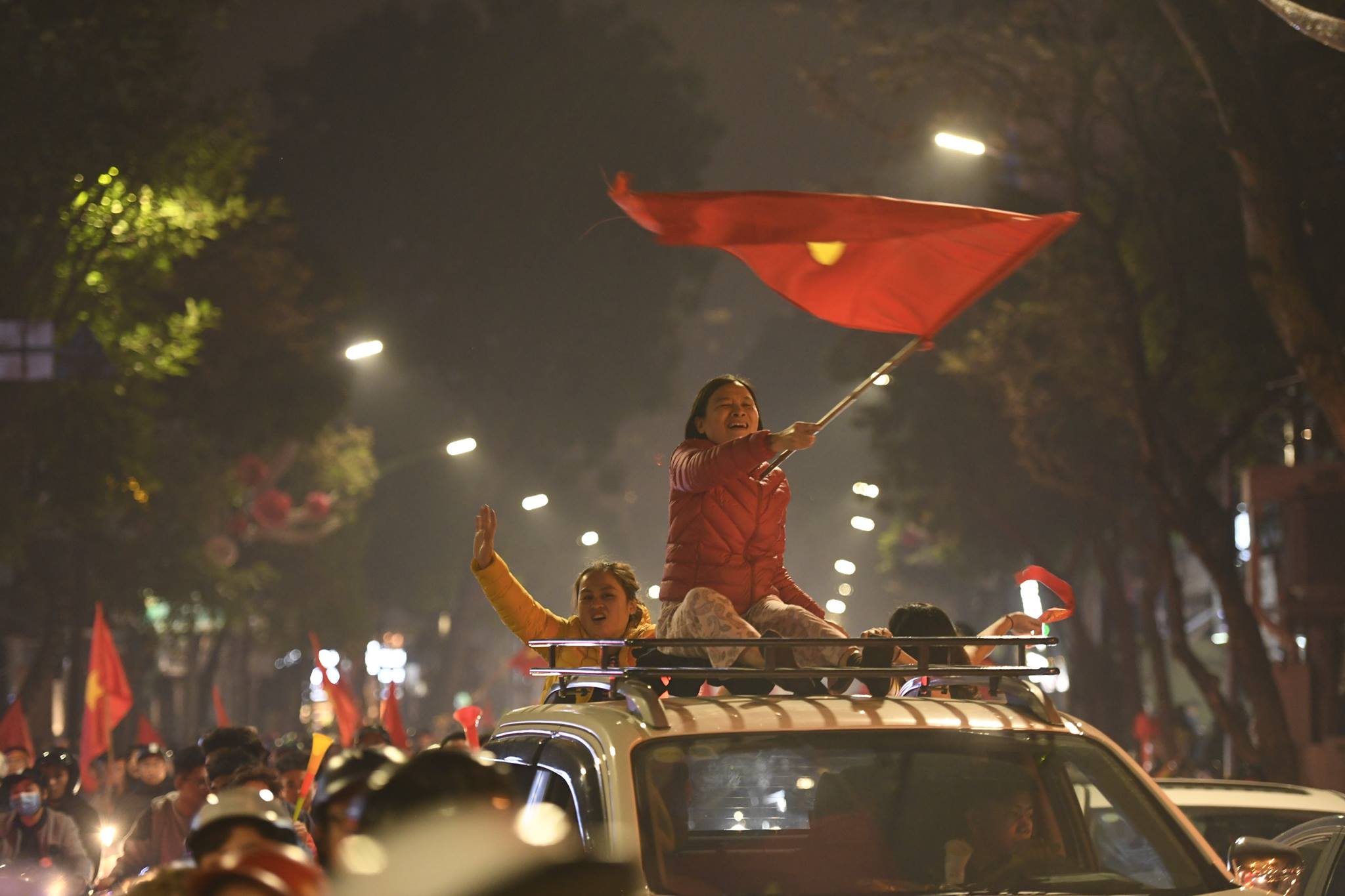 Việt Nam vào tứ kết Asian Cup 2019: Tết đến sớm với hàng triệu người Việt - 7