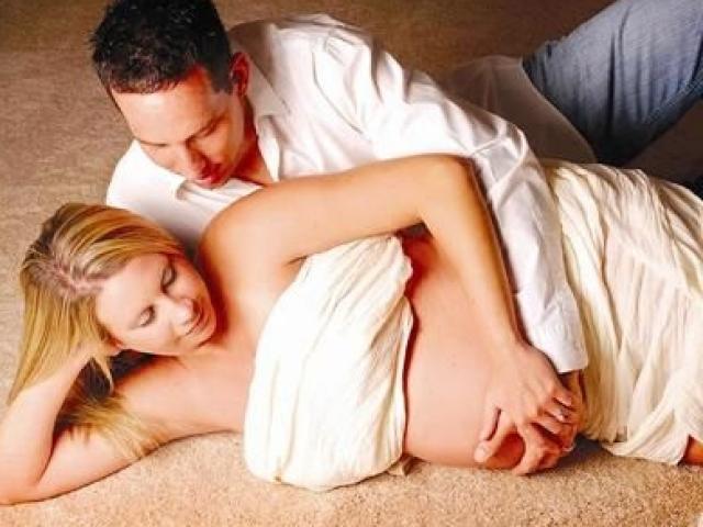“Yêu” khi mang thai - lợi hay hại?