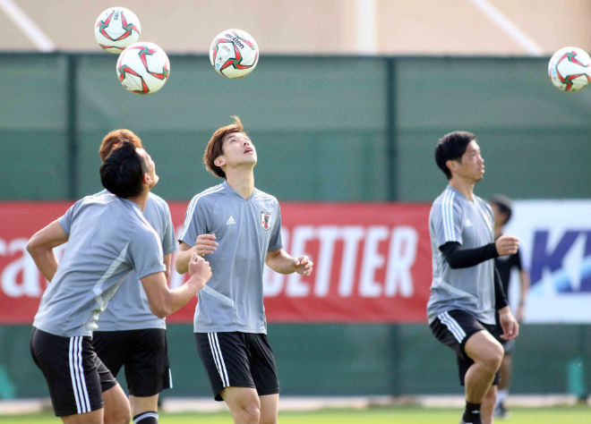 ĐT Nhật Bản &#34;luyện võ&#34; giữa trưa nắng đấu Việt Nam tứ kết Asian Cup - 5