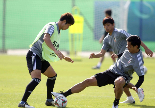 ĐT Nhật Bản &#34;luyện võ&#34; giữa trưa nắng đấu Việt Nam tứ kết Asian Cup - 11