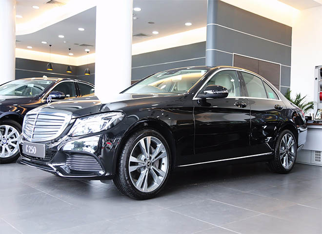 Giá xe Mercedes C200, C250, C300 phiên bản 2019 cập nhật mới nhất - 1