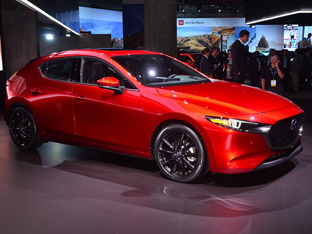 Mazda công bố giá bán chính thức cho Mazda 3 2019 thế hệ mới từ 483 triệu đồng