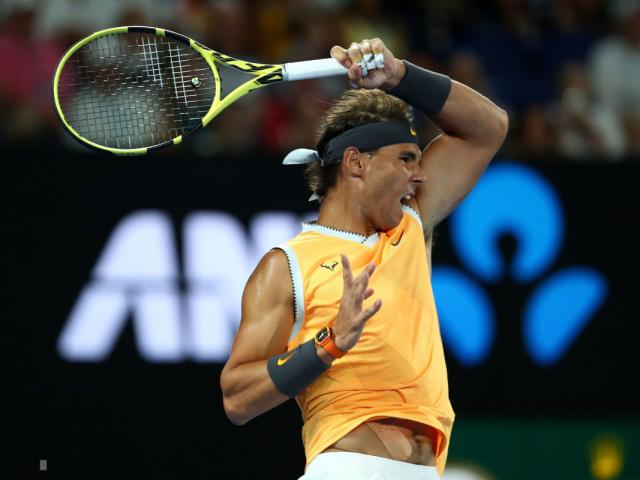 Clip hot Australian Open: Nadal ra đòn sở trường hạ ”kẻ thù của Federer”