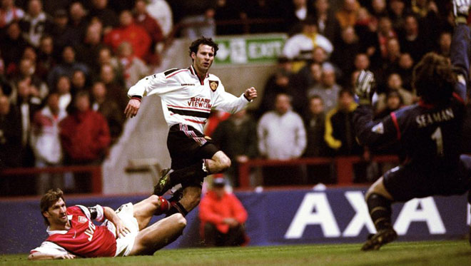 Giggs ghi siêu phẩm vào lưới Arsenal tại FA Cup mùa 1998/99