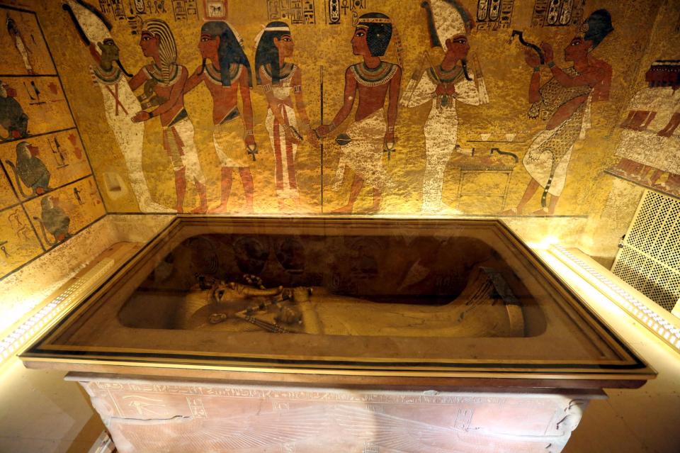 Bên trong hầm mộ tráng lệ 3.000 năm tuổi của vị vua nổi tiếng nhất Ai Cập cổ đại - 1