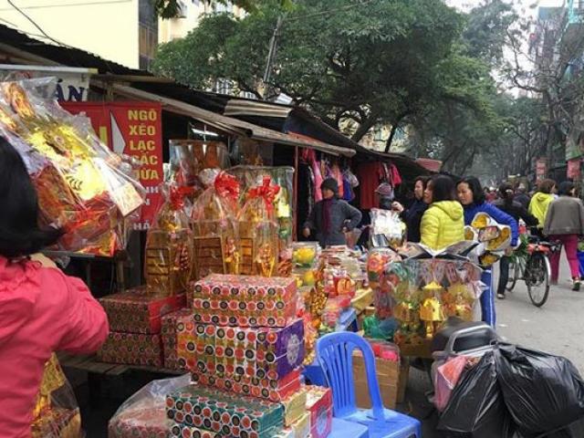 Đồ cúng ông Công, ông Táo ở chợ Hà Nội đồng loạt tăng giá