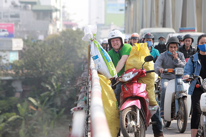 Ngày ông Táo về trời, “ngả mũ” thán phục hành động này của các bạn trẻ - 10